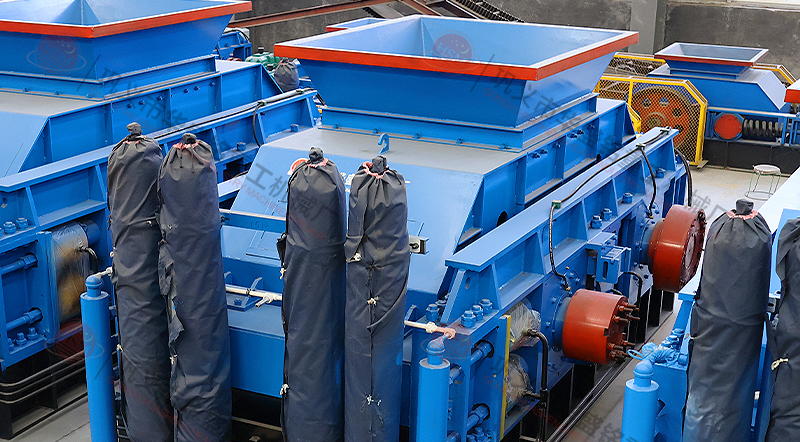  鈉長石大型全自動液壓對輥制砂機(jī)價格多少？