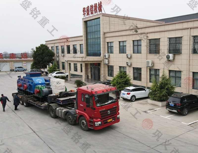 時(shí)產(chǎn)200噸對(duì)輥液壓制砂機(jī)，處理鵝卵石、石灰石的出砂效果怎么樣呢？