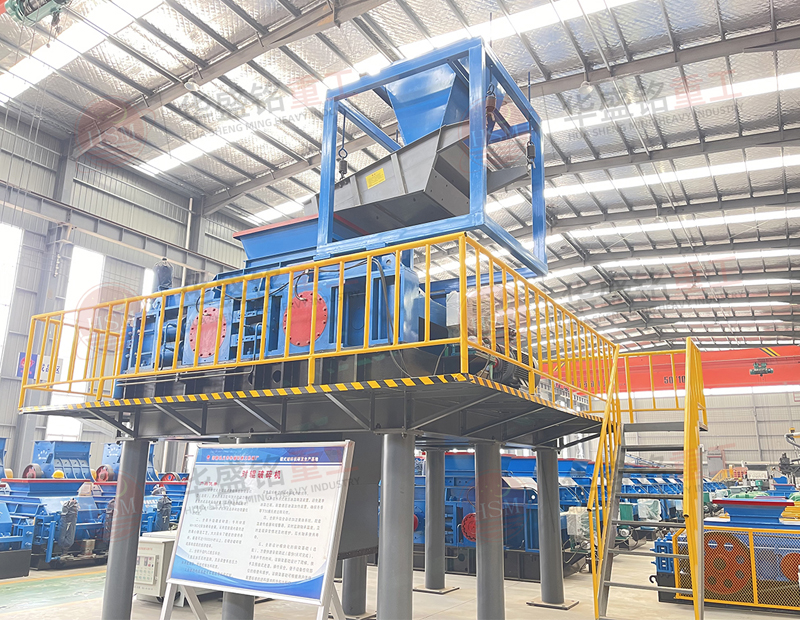 時產(chǎn)300噸雙輥制砂機(jī)怎么樣？石灰石制砂用什么設(shè)備？