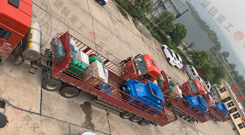 時產(chǎn)100噸對輥破碎機(jī)